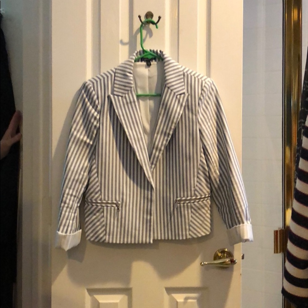 Express crop sleeve jacket